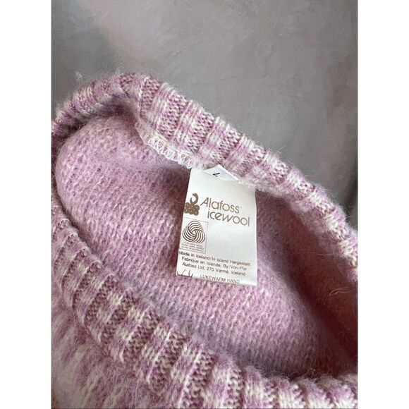 Vintage Pink Snowflake Sweater 100% Wool Size Large Iceland Plus Size - Picture 7 of 7